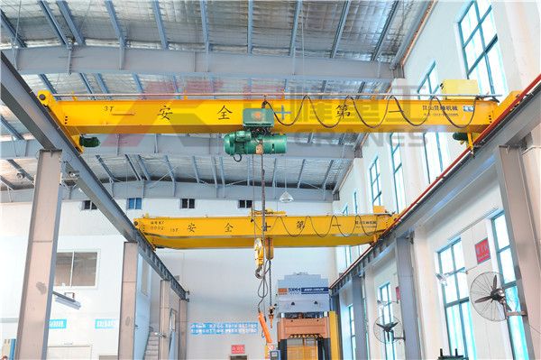 操作欧式起重机时起重链条的操作注意事项有哪些？